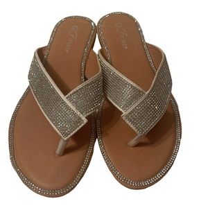 Forever 21 Womens Silver Jeweled Flat Sandals Size S